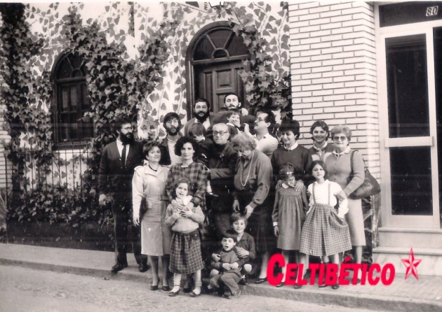Familia Morales 5 hermanos puerta Pub1